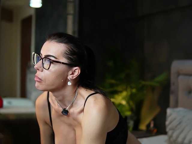 CelineHeaven live cam on BongaCams