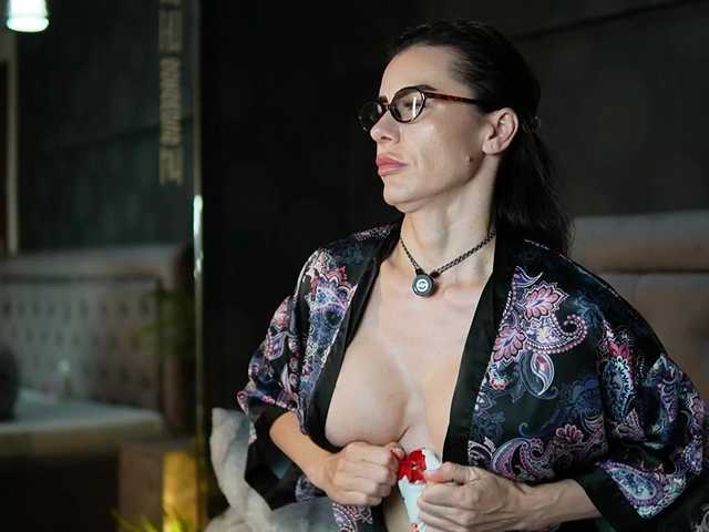 CelineHeaven live cam on BongaCams