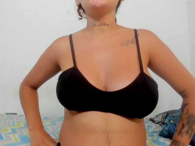 miaapons live cam on BongaCams