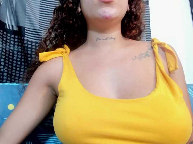miaapons live cam on BongaCams