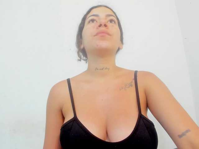 miaapons live cam on BongaCams