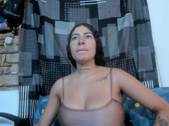 miaapons live cam on BongaCams