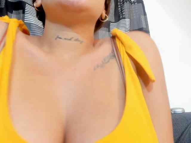 miaapons webcam