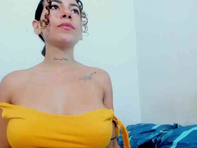 miaapons webcam