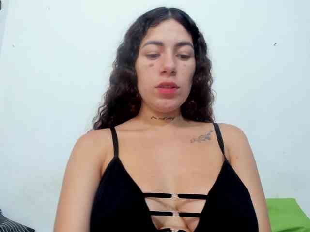 miaapons webcam