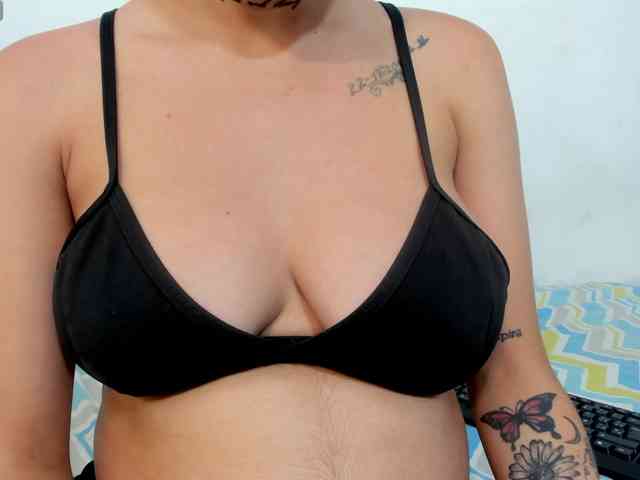 miaapons webcam