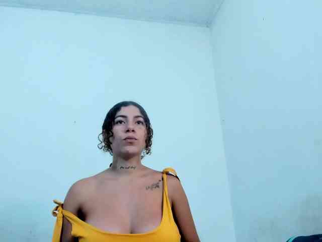 miaapons webcam