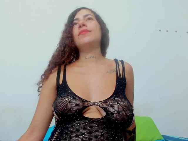 miaapons webcam
