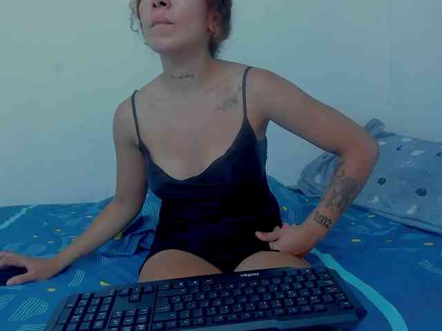 miaapons webcam