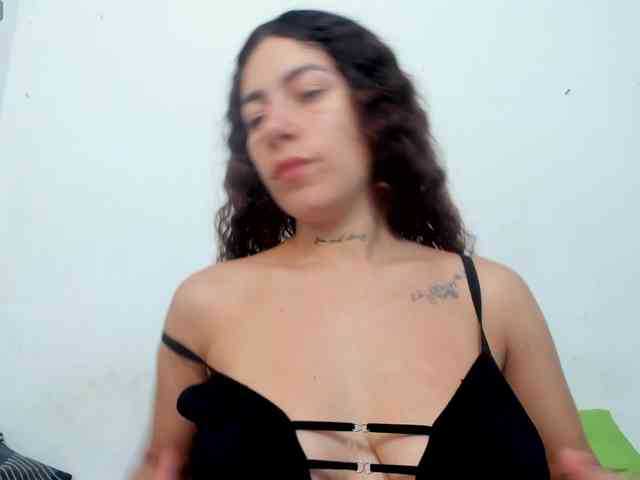 miaapons webcam