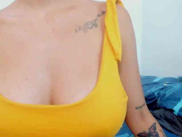 miaapons webcam