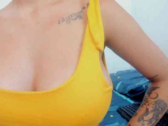 miaapons webcam