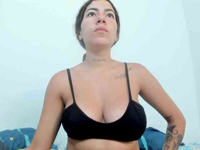 miaapons webcam
