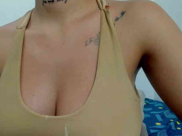 miaapons webcam