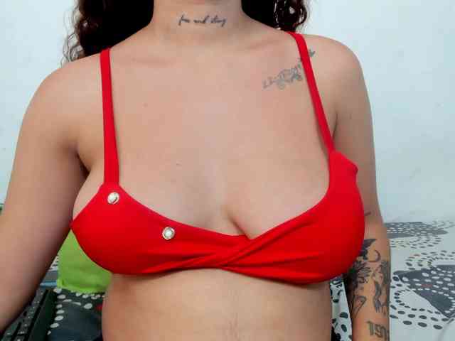 miaapons webcam
