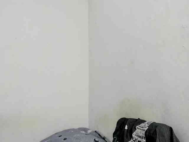 miaapons webcam