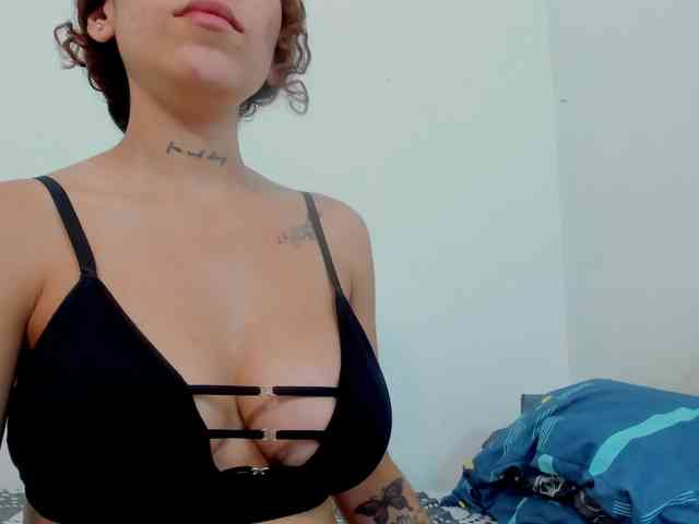 Model: miaapons