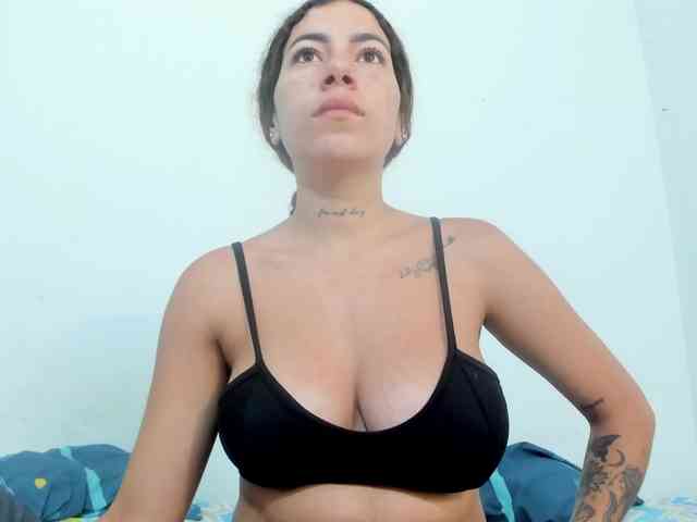 miaapons webcam