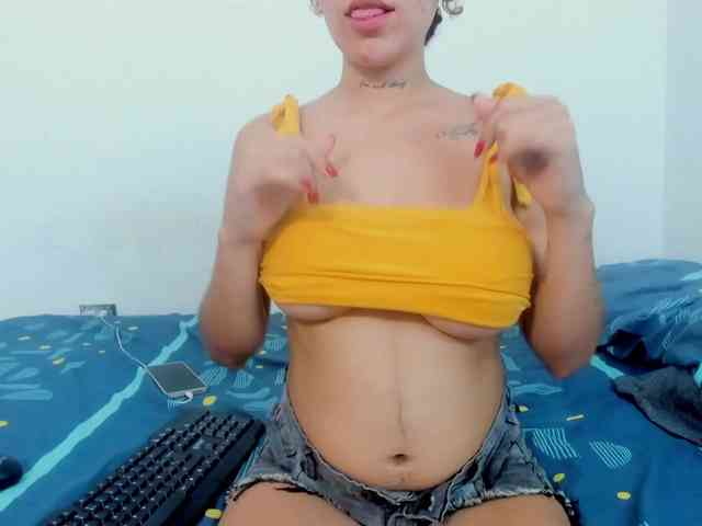miaapons webcam