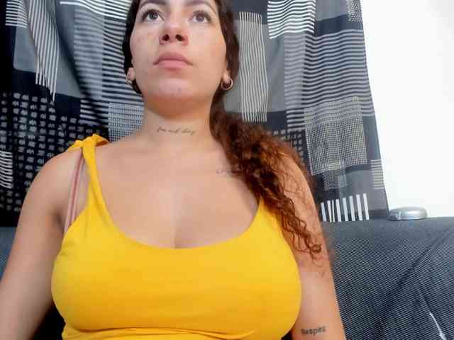miaapons webcam