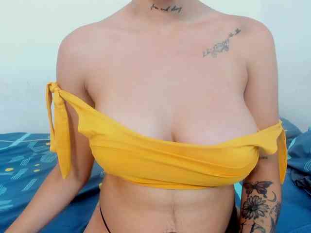 miaapons webcam