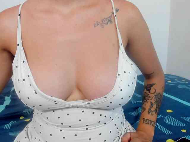 miaapons webcam