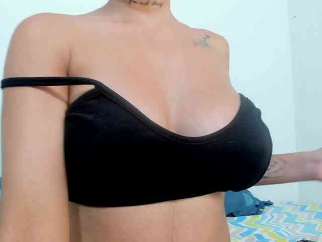 miaapons webcam