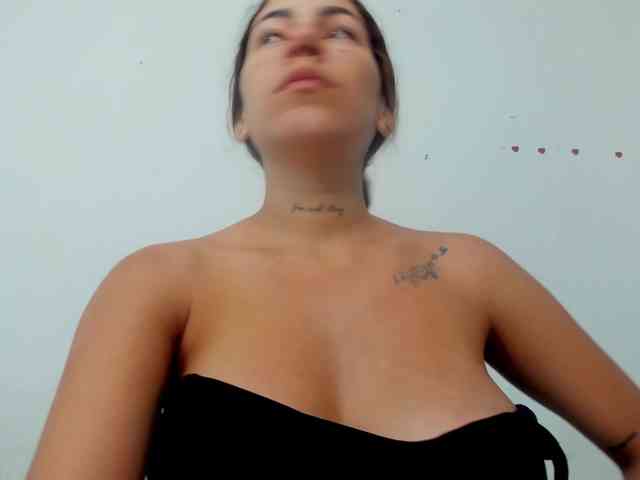 miaapons webcam