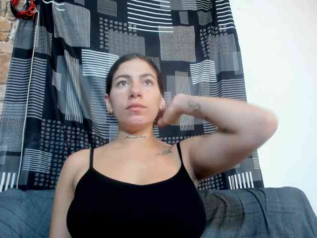 miaapons webcam