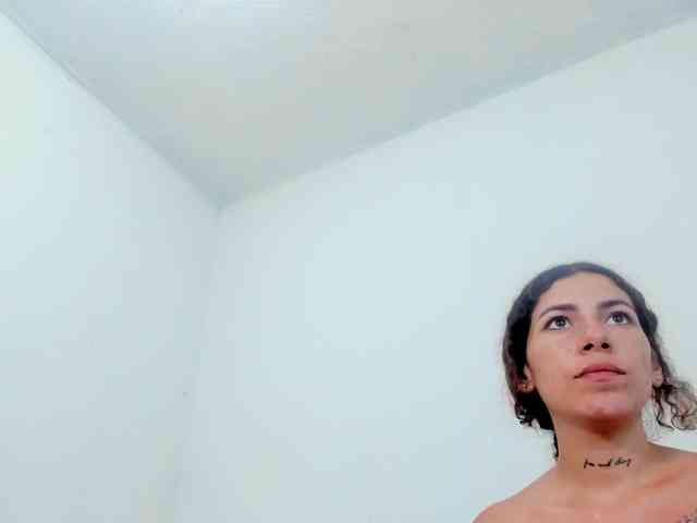 miaapons webcam