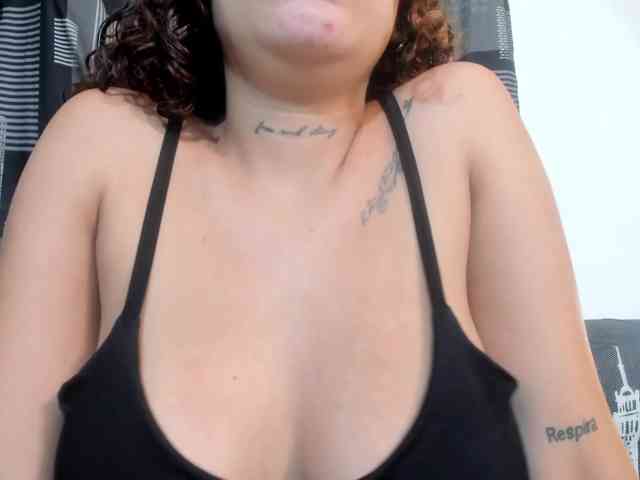 miaapons webcam