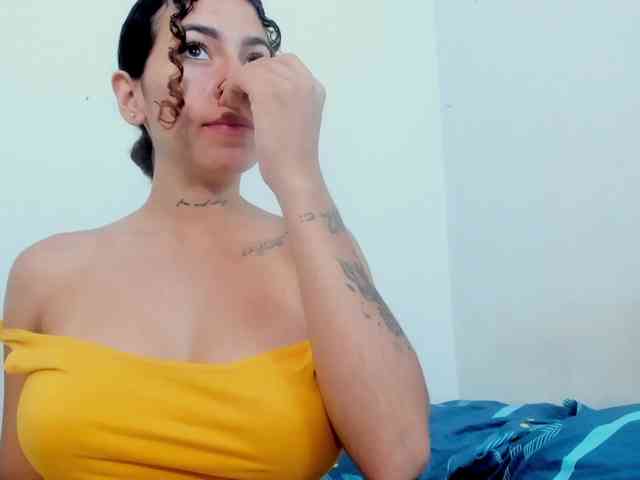 miaapons webcam