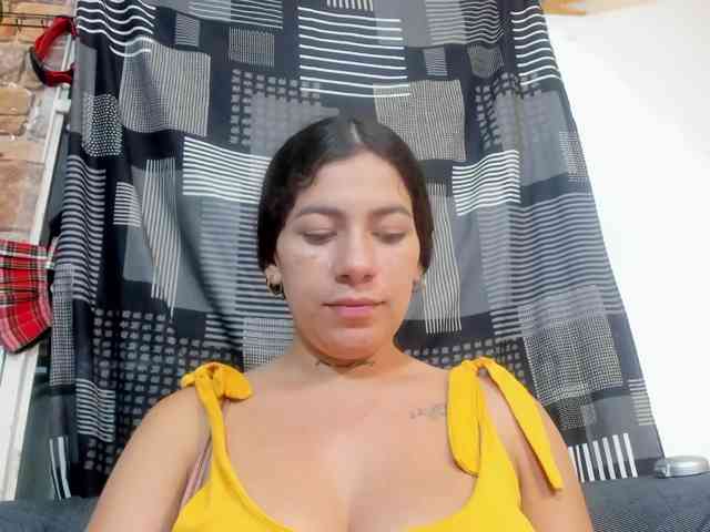 miaapons webcam