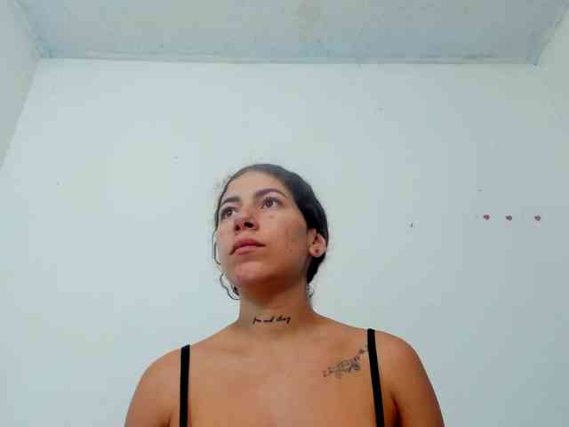 miaapons webcam