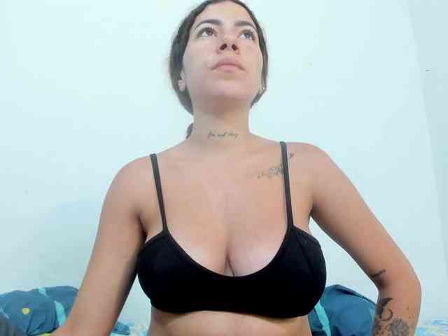miaapons webcam