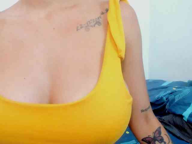 miaapons webcam