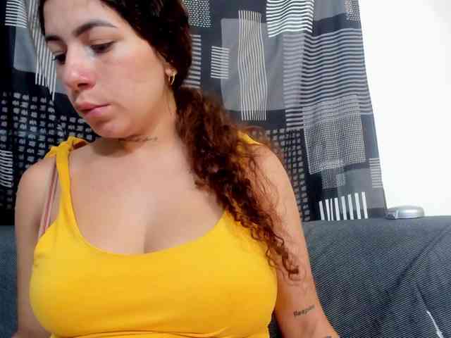 miaapons webcam