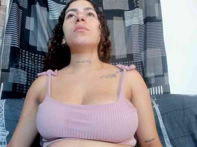 miaapons webcam