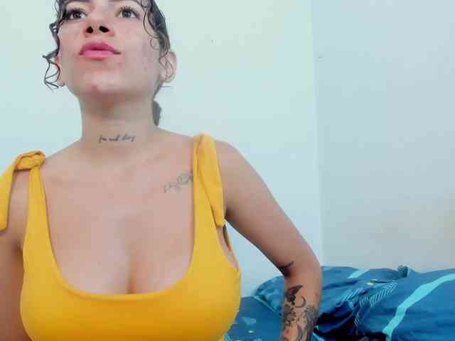 miaapons webcam