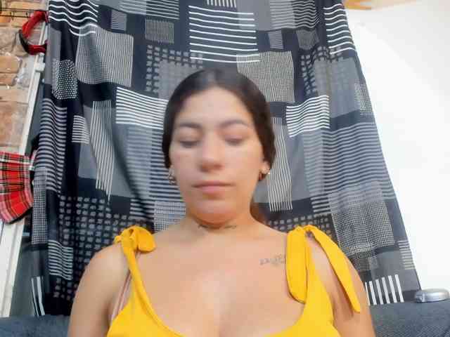 miaapons webcam