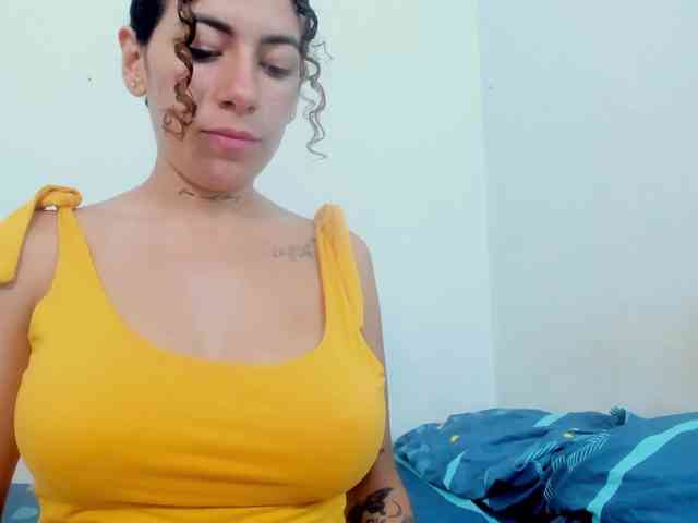 miaapons webcam