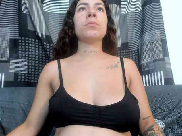 miaapons webcam