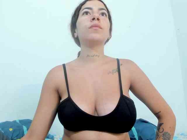 miaapons webcam