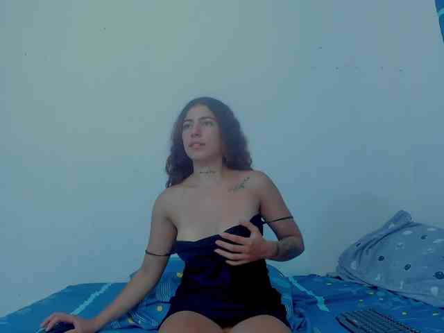 miaapons webcam
