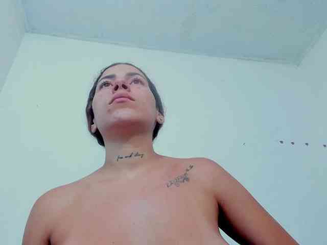miaapons webcam