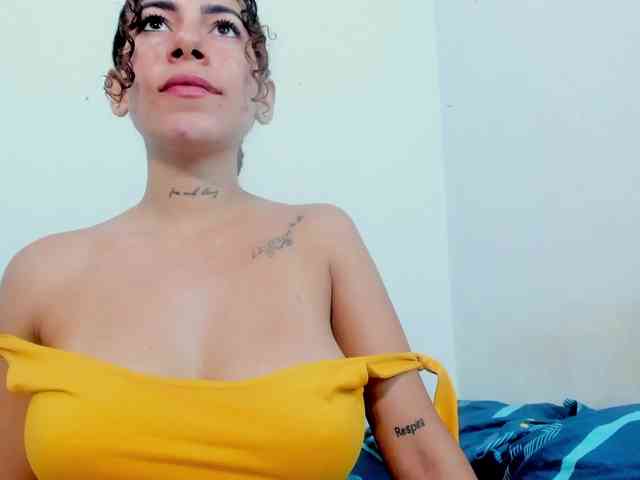 miaapons webcam