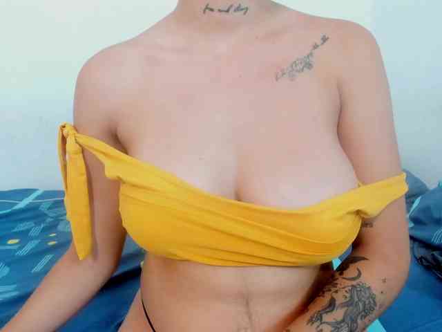 miaapons webcam