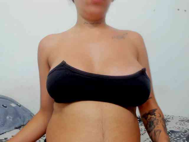 miaapons webcam