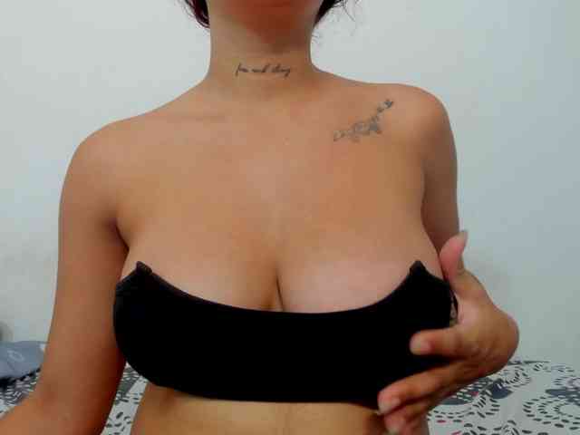 miaapons webcam