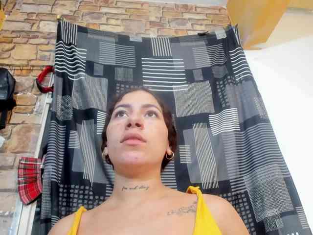 miaapons webcam